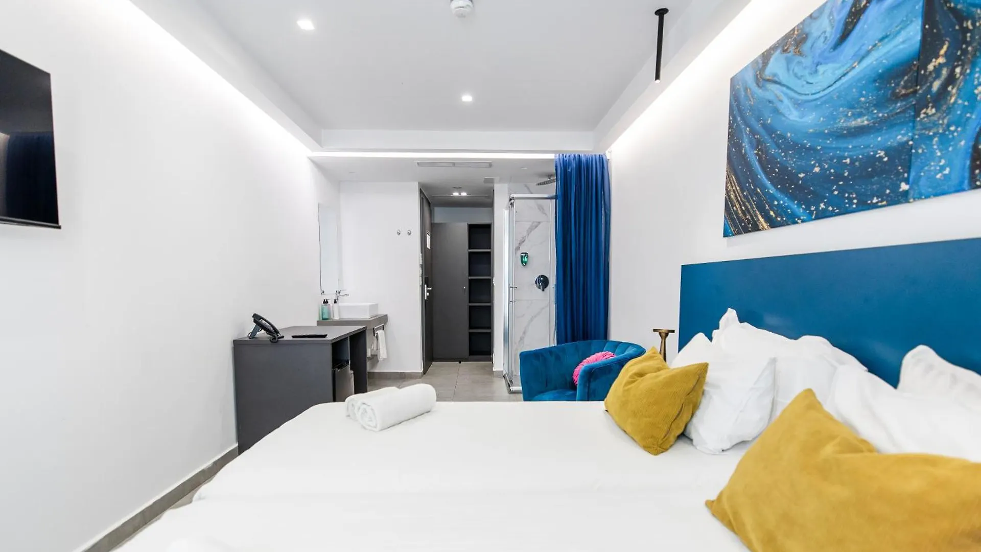 V Hotel San Ġiljan